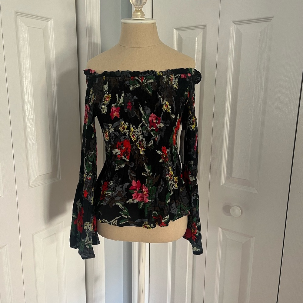 Design Lab Floral Off-the-Shoulder Top 🌺 - Picture 2 of 4
